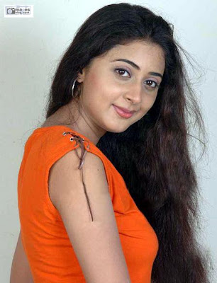 Kanika hot