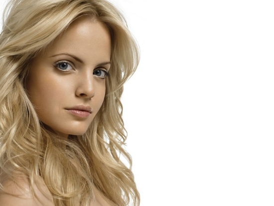 [mena_suvari_025.jpg]