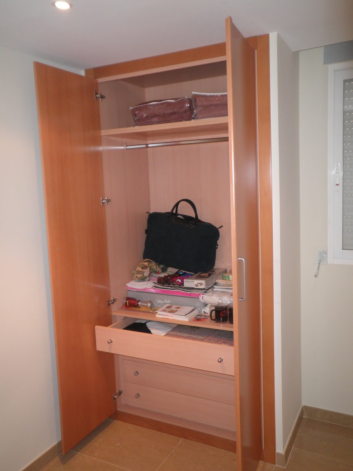 Decoraciones Sahuquillo: Armarios de puertas lisas de haya