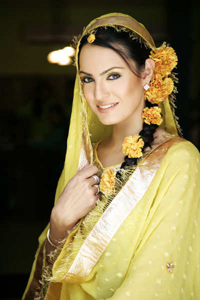 Funworth Nabila Famous Pakistani Hair Stylist And Makeup Artist
