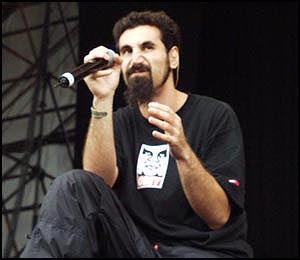 Tu vocalista,bajista,guistarrista,baterista favorito? Serj+Tankian