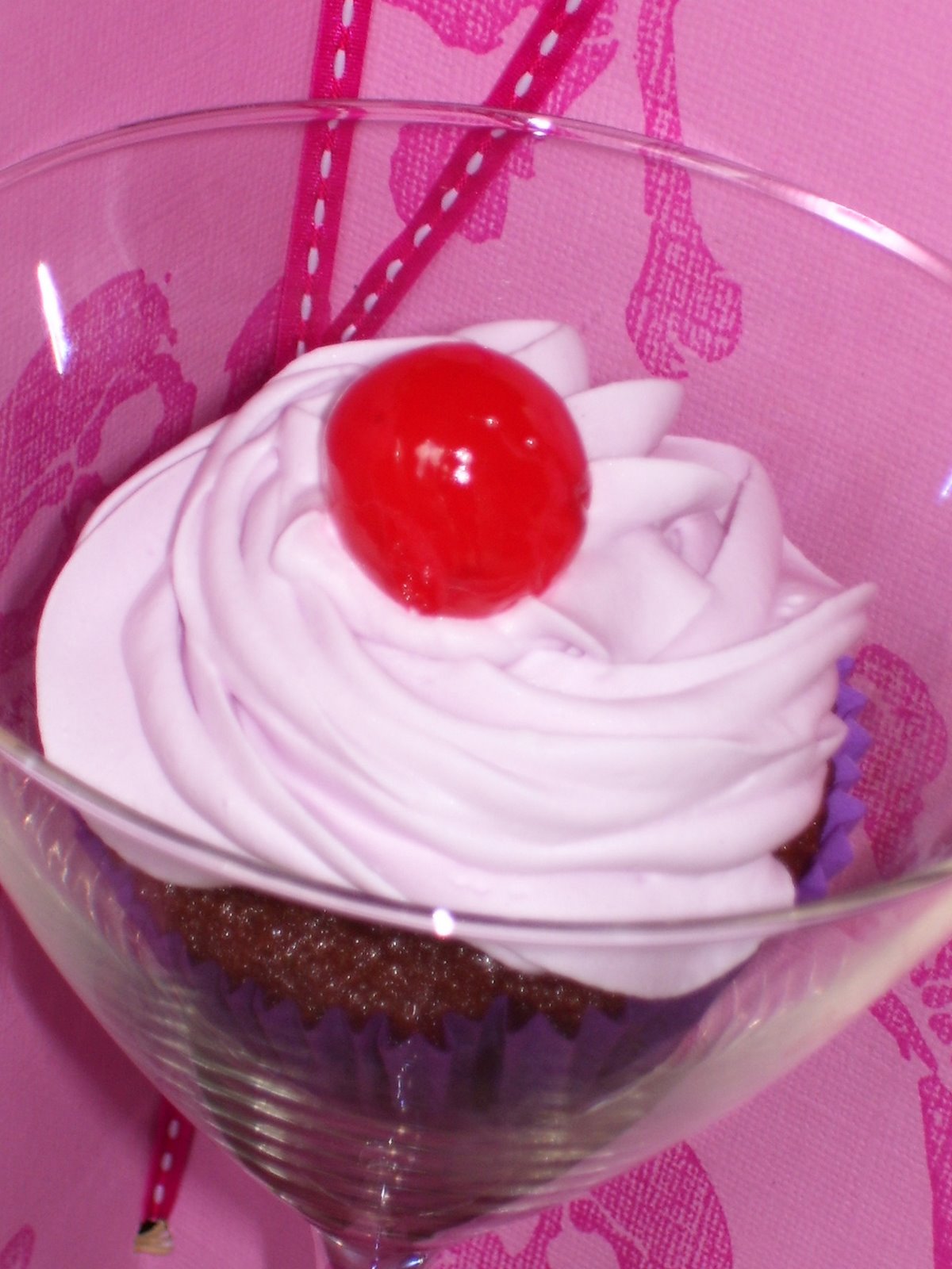 [cherrycoke+cupcakes.jpg]