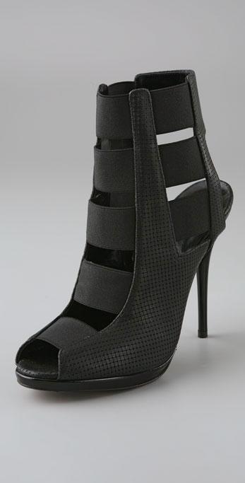 [georginagoodmanhelgaelasticbandedopentoebooties-610.jpg]