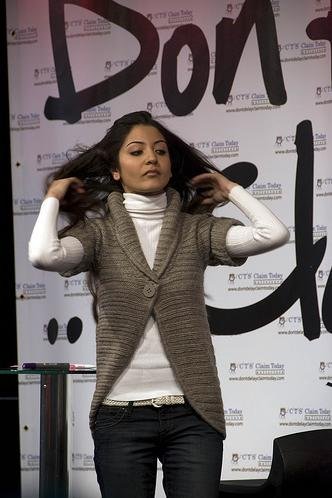 [anushka5.jpg]