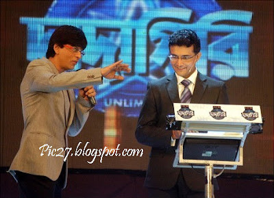 Shahrukh Khan at the shooting of a TV program in Kolkata