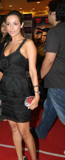 India's Most Purely: Cameltoe Backless & Hips Dont Lie - Malaika Arora Khan