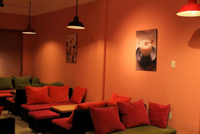 AE chĩ giúp quán nước vắng vẻ thoáng mát - 3