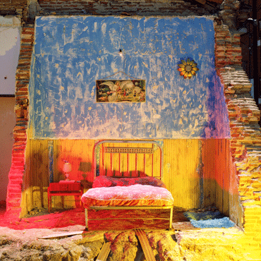 [Habitacionconvistasobra.gif]