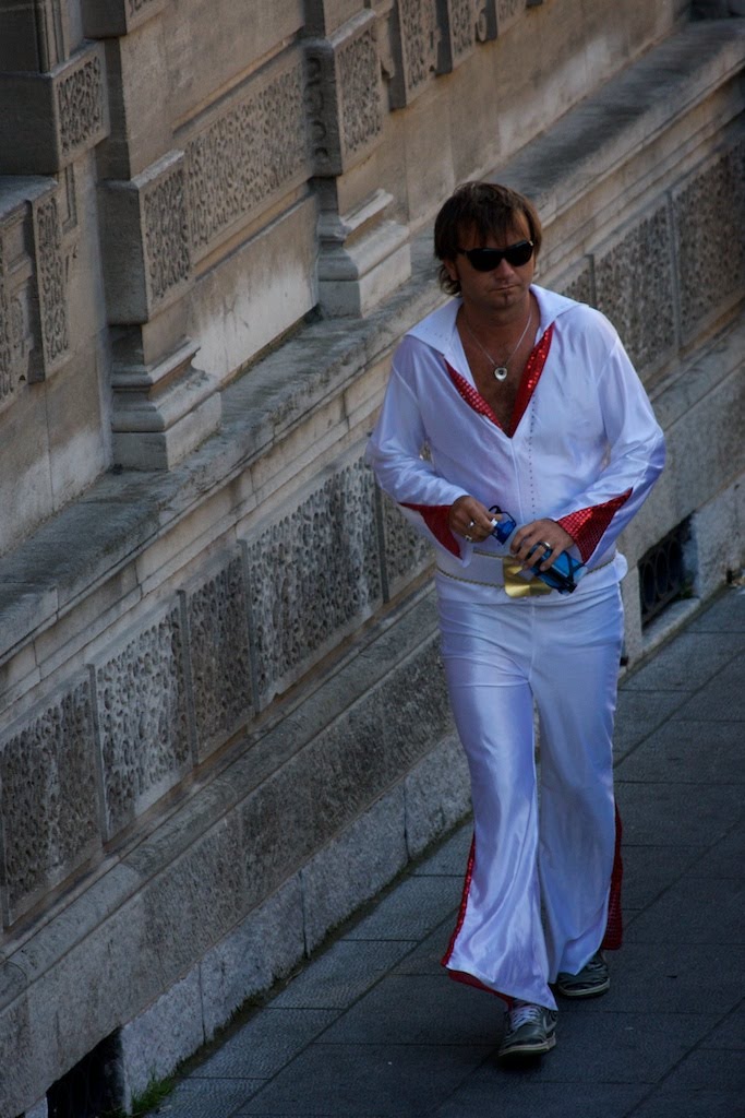 [IMG_0439+-+2009-08-29+at+18-03-22.jpg]