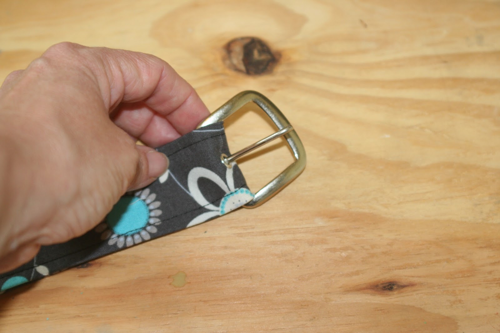 How to Sew a "Belt" Buckle Purse Strap CraftStylish