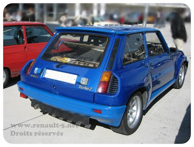 En 1983 la Renault 5 Turbo 2 poss de un habitacle proche des Renault 5