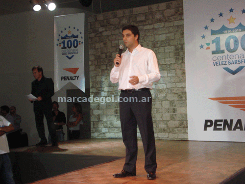 [velez_penalty_centenario_04.gif]