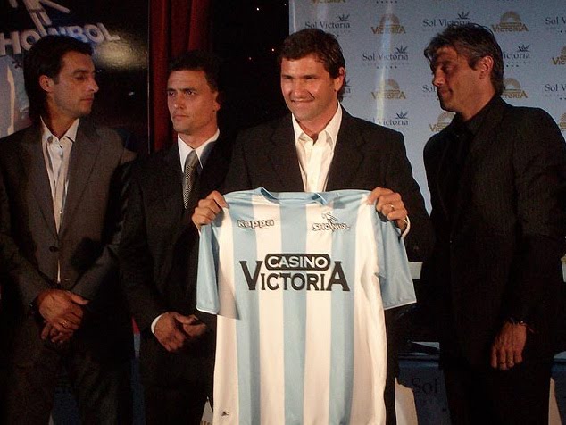 [showbol_camiseta_maradona.jpg]