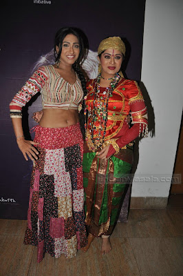 Bengali Actress Rituparna Sen Sengupta Hot Navel Show Pics