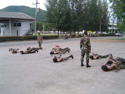 தாய்லாந்து : கமாண்டோ பயிற்சிக் காட்சிகள் எப்படி இருக்கு Commando-Thailand+%2829%29