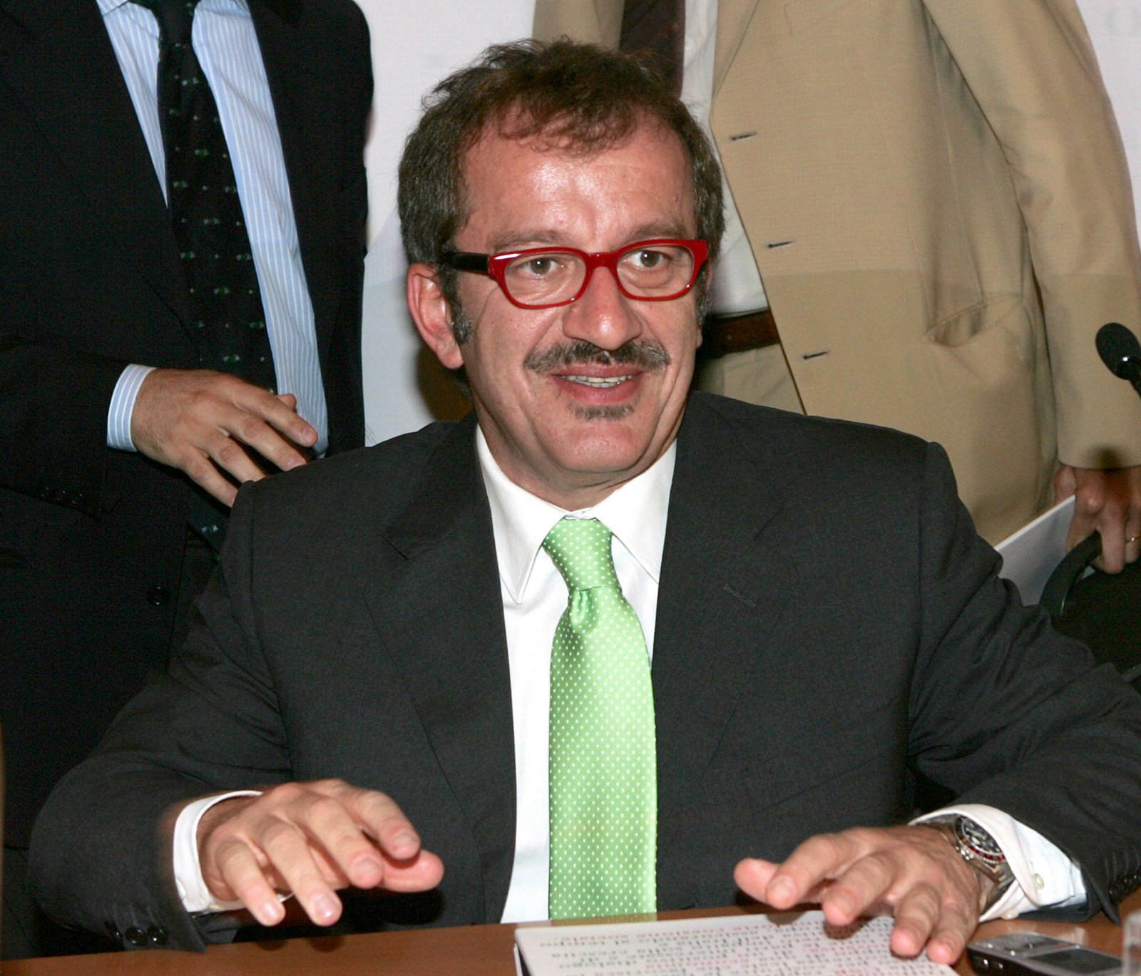 [roberto-maroni.jpg]
