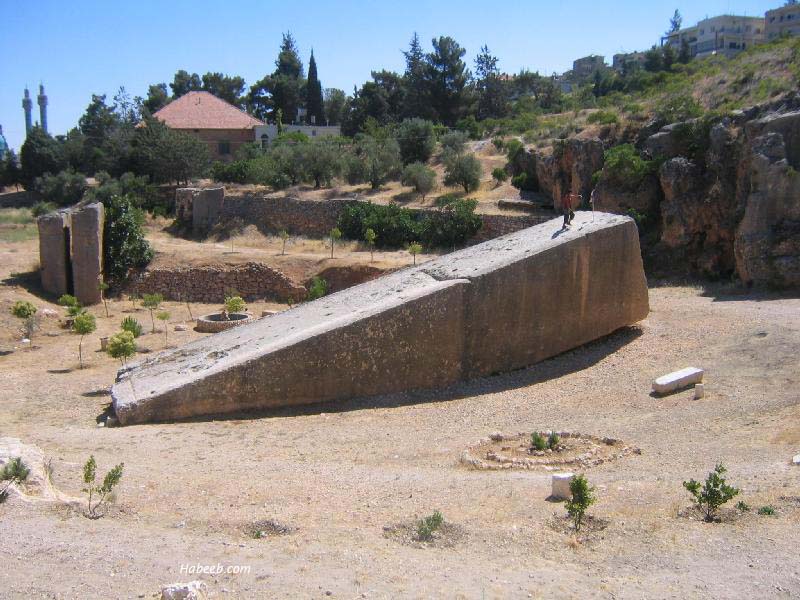 [baalbeck_98802_largest_stone_megalith.jpg]