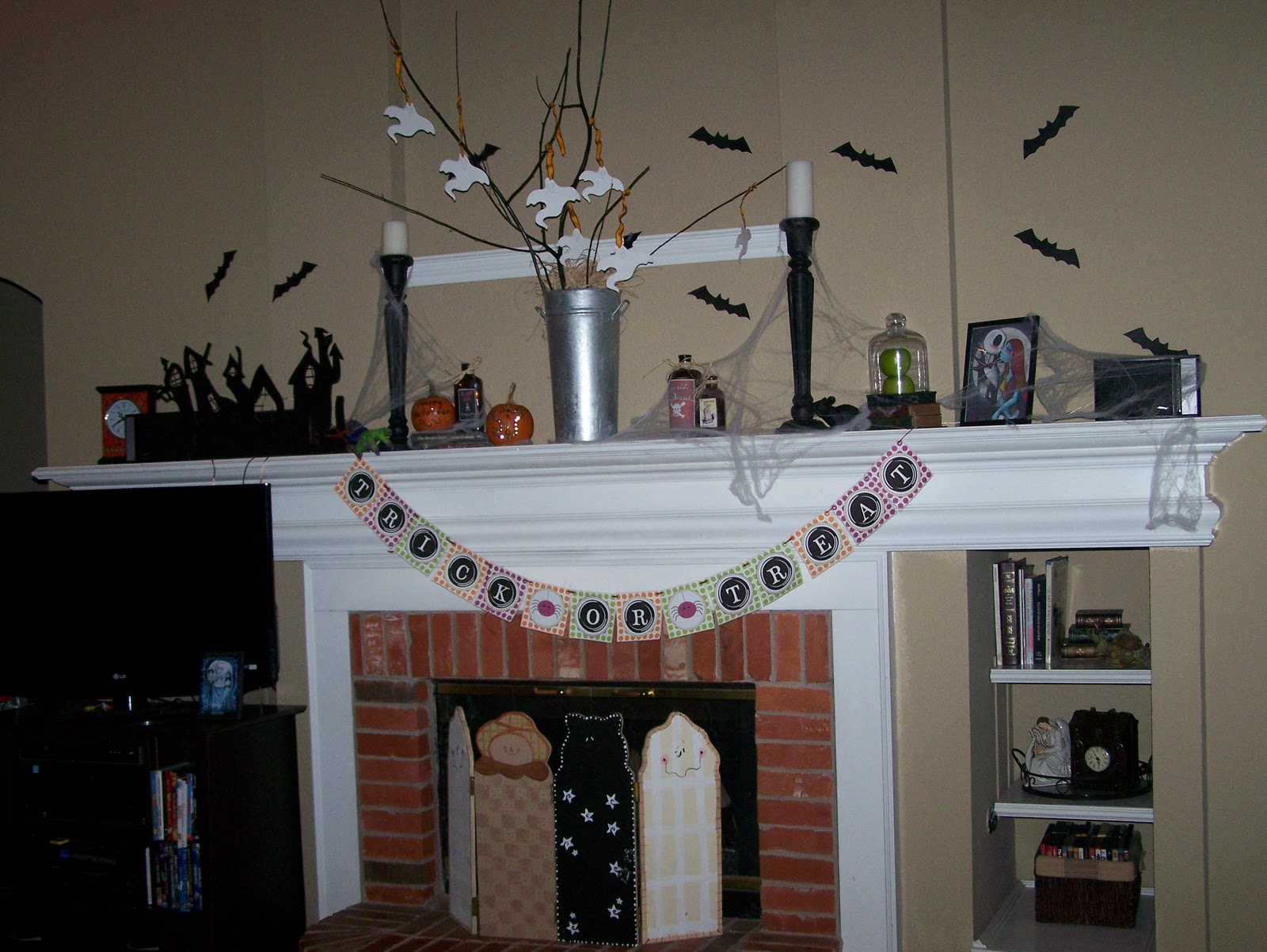 Halloween {Hallow's Eve Fun } Mantle Decorations Simple.Beautiful.Life.