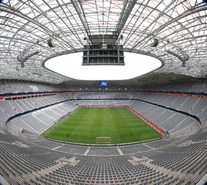 ARQUITECTURA USACH 1° AÑO Estadio Allianz Arena MÚNICH"Obras Maestras"