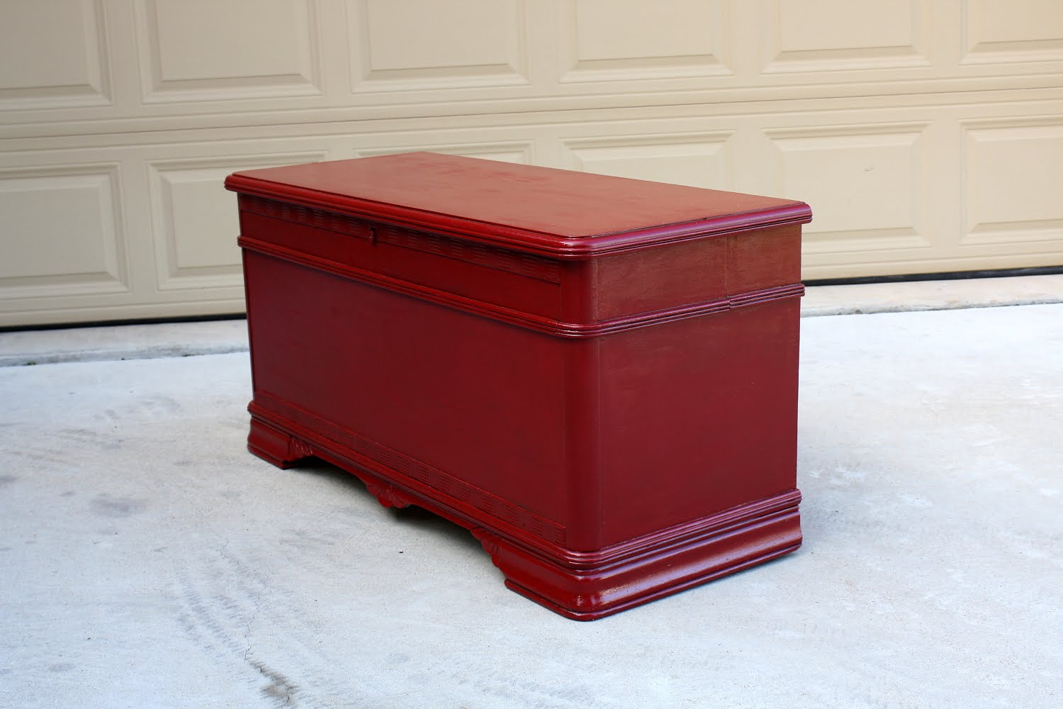 mokru Refinishing a Cedar Chest Done!!