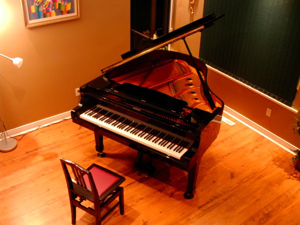 Yamaha C2 Grand Piano