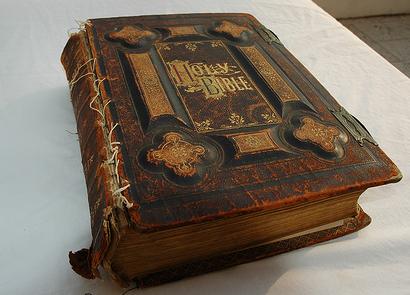 [HolyBible2.JPG]