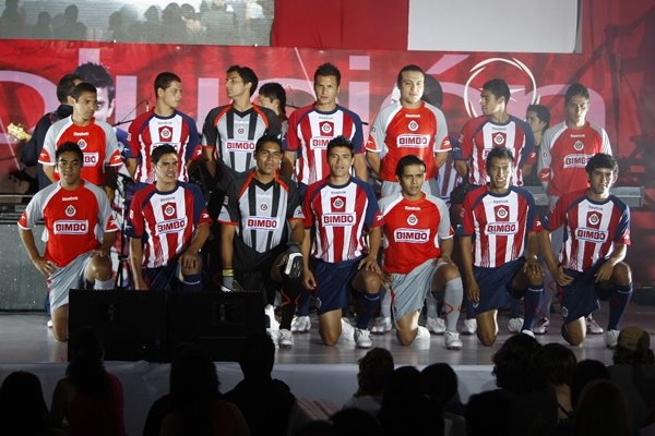 [nuevo-uniforme-de-chivas-1.jpg]