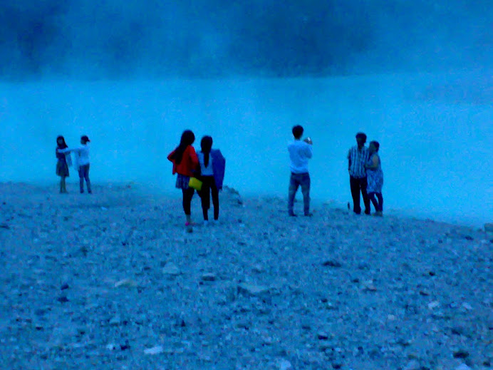 SUASANA KAWAH PUTIH