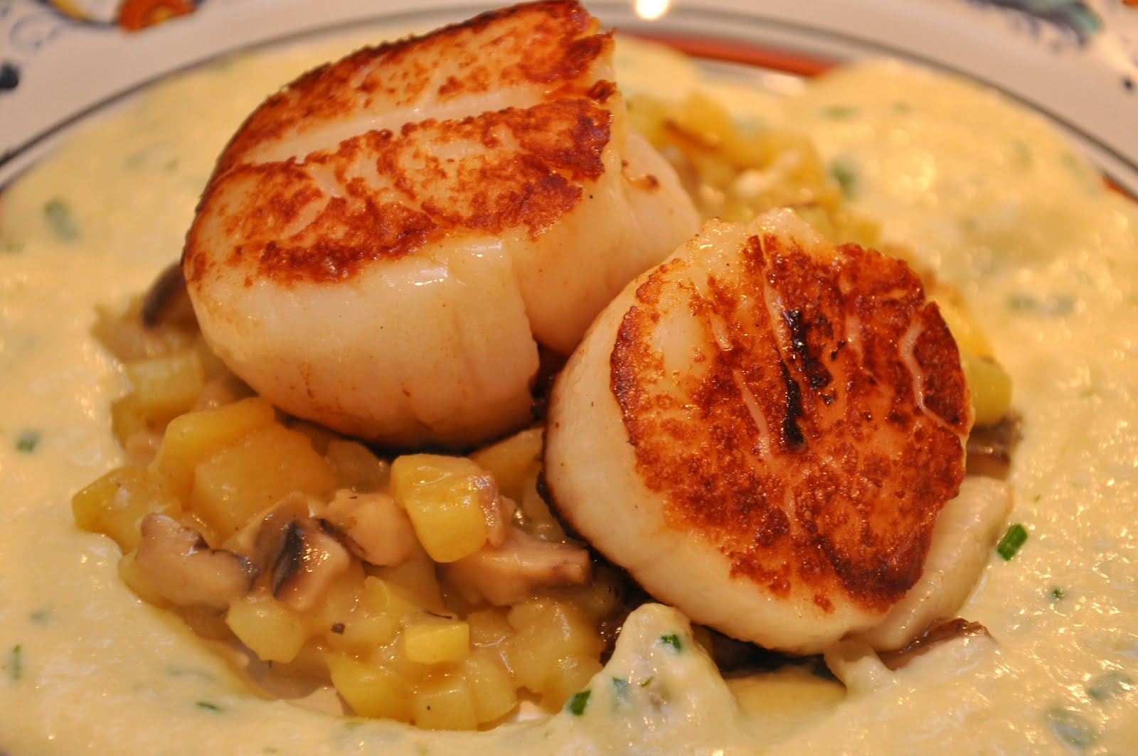 [Seared+Scallops+(est!).JPG]