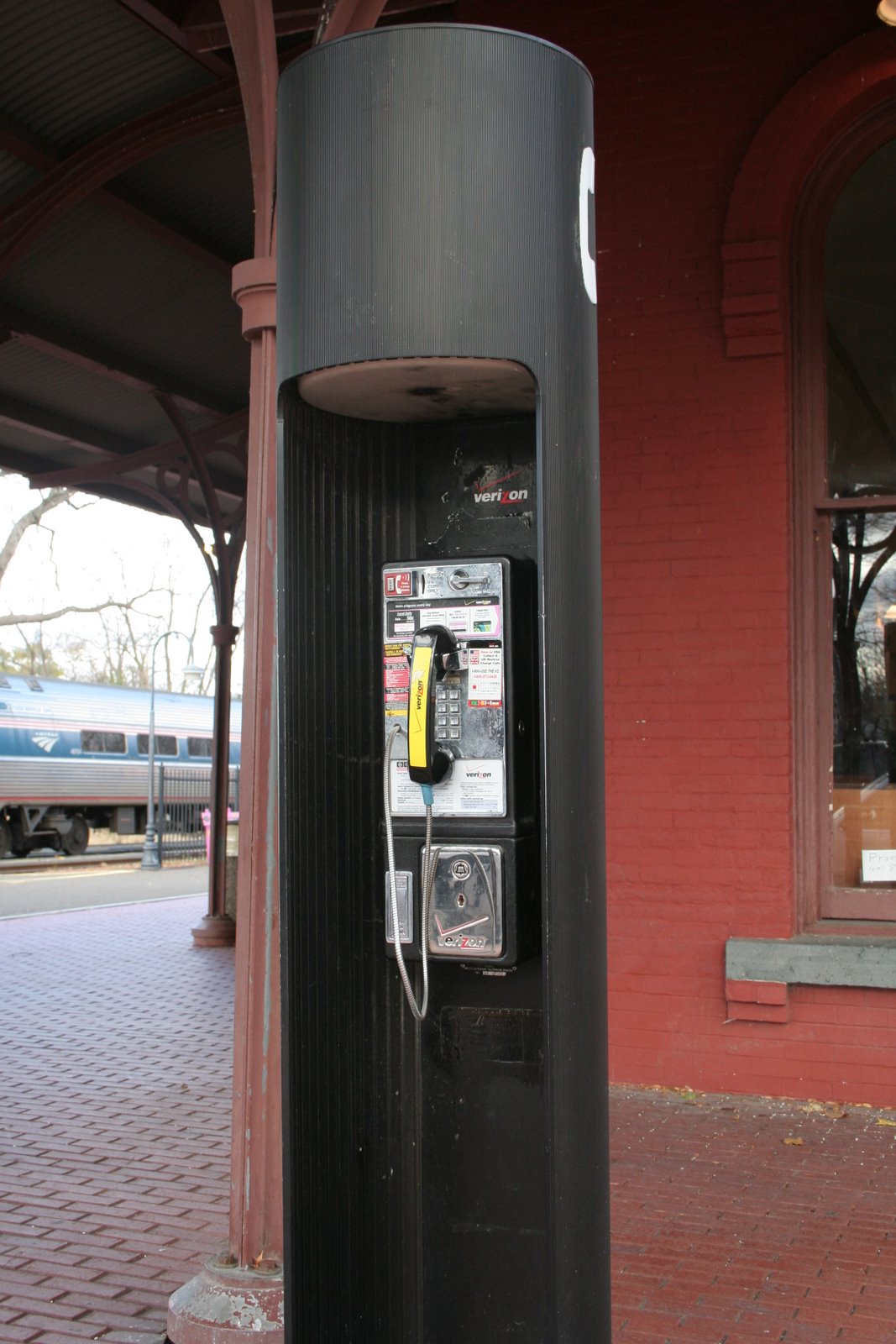 [hudsonRRstationpayphone.JPG]