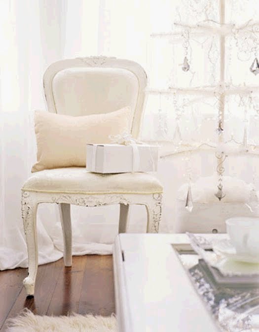 [white+chair.bmp]