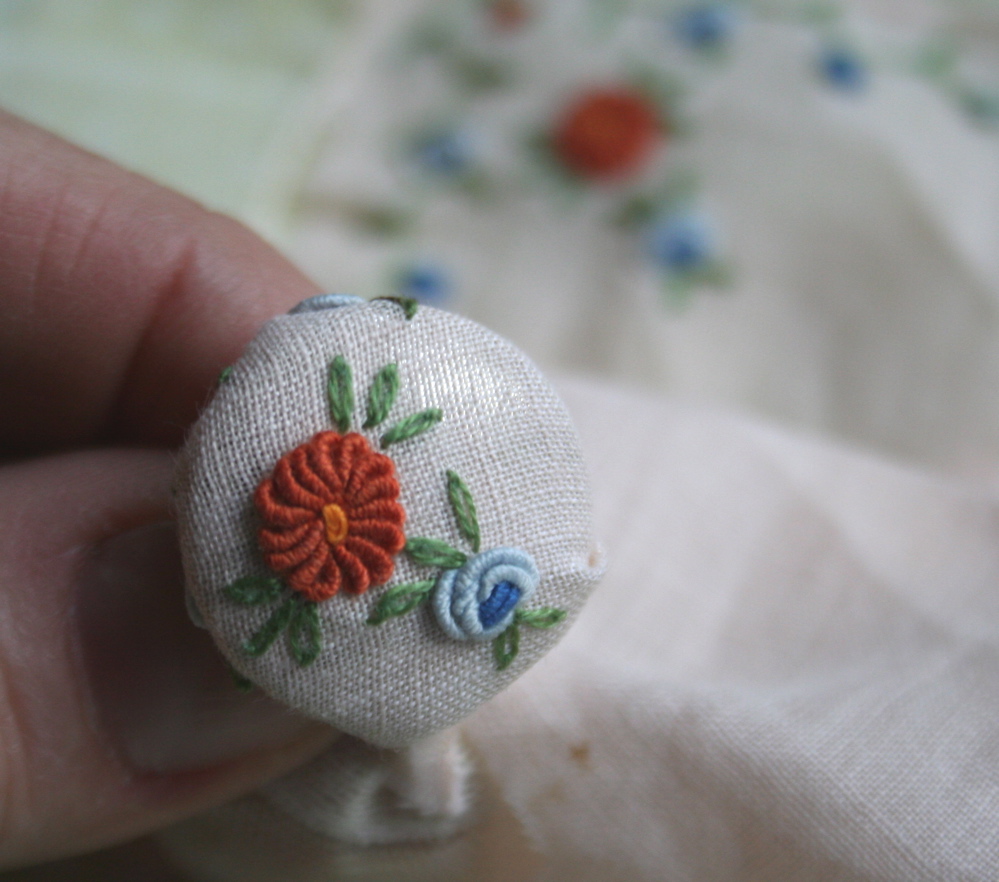 the adventures of bluegirlxo artful thursdays 24....easy nosew