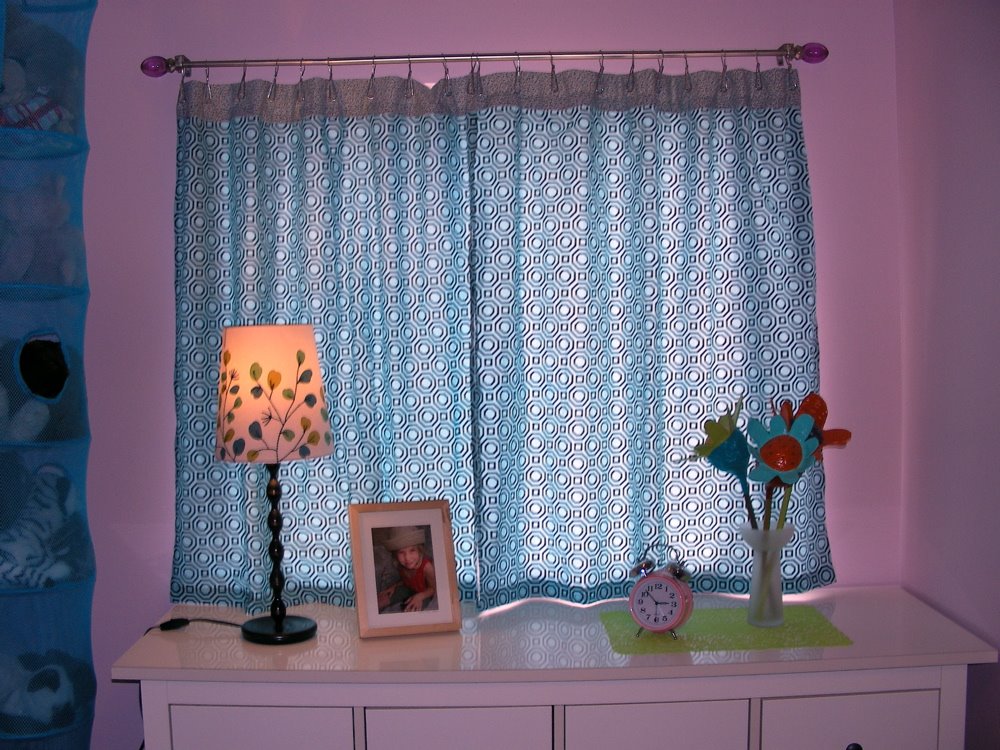 [curtains1.jpg]