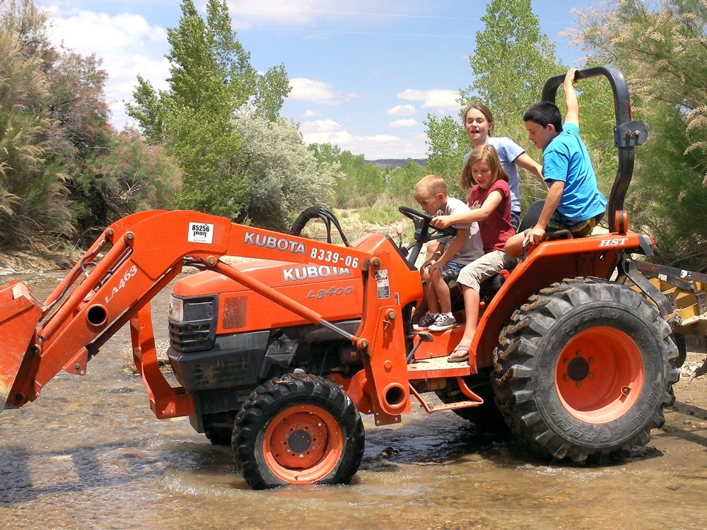 [tractor.jpg]