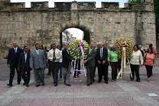 OFRENDA FLORAL A LOS PADRES DE LA PATRIA