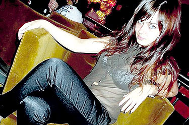 Comel dan seksi tapi jadi penggodam penggodam seksi Wanita Yang Cantik Dan Seksi Tapi Penggodam!