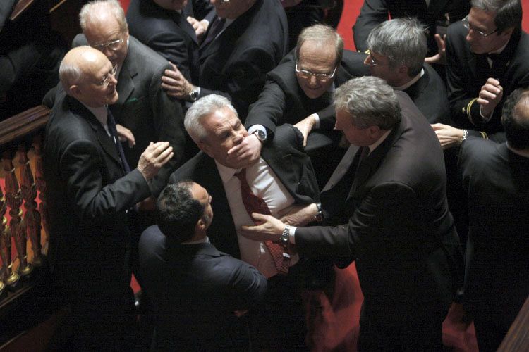 [Fighting-parliaments-10.jpg]