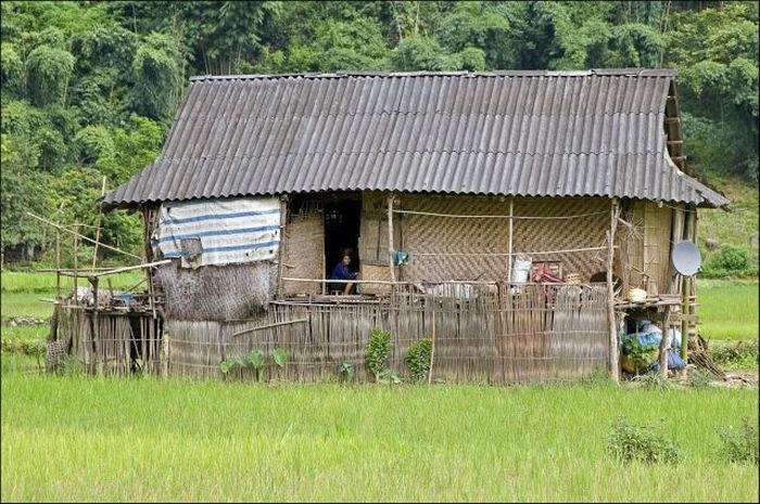 Antenas de TV em lugares diferentes