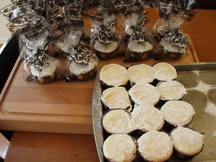 Meyer leomon cupcakes
