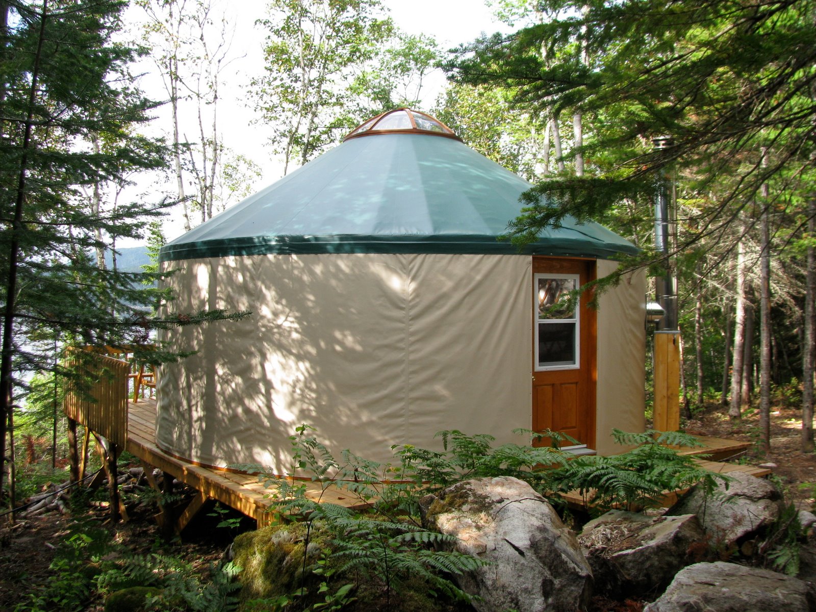Yurt in the Saguenay Fjord, Québec, Canada Cabin in the woods/Living