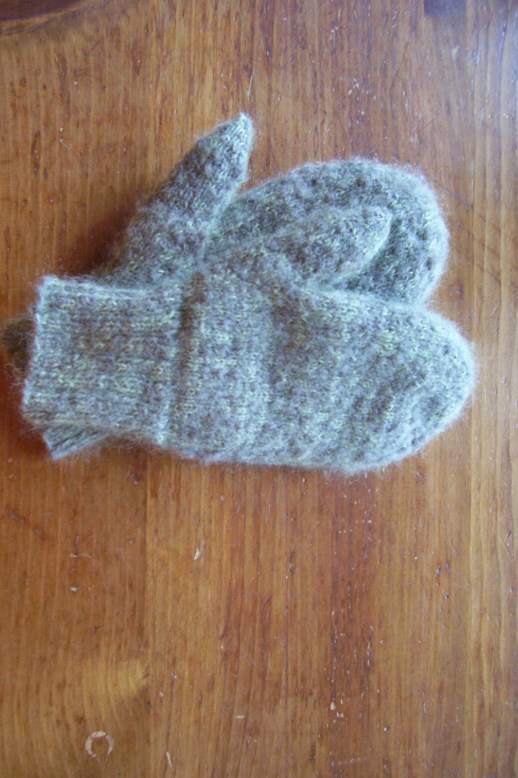 [thrum+mitts.JPG]