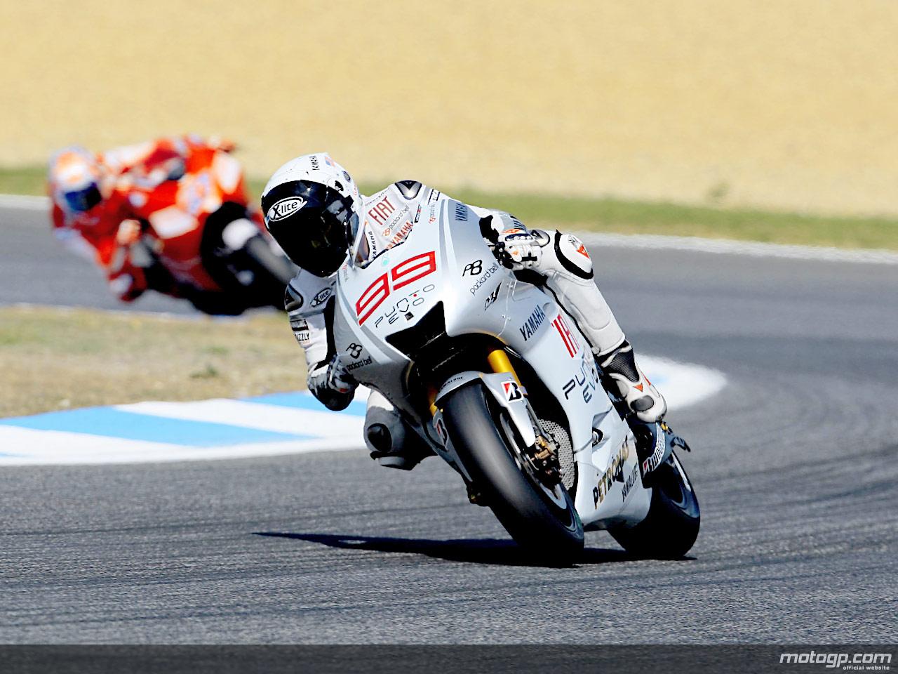 [Lorenzo_in_action_at_Estoril.jpg]