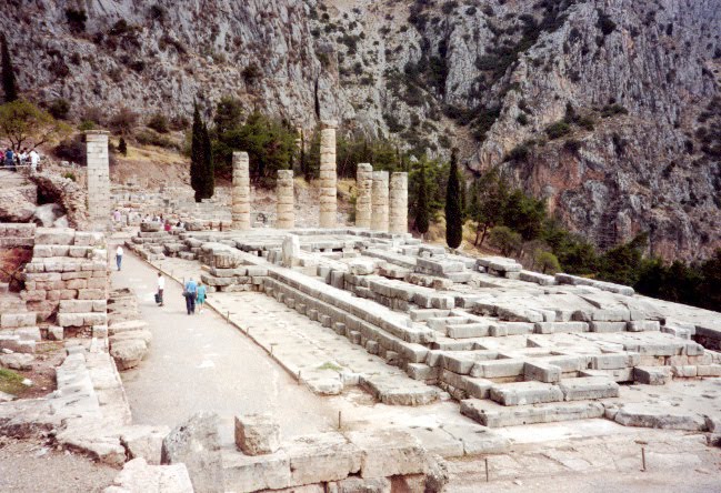 [Delphi_temple-650px.jpg]