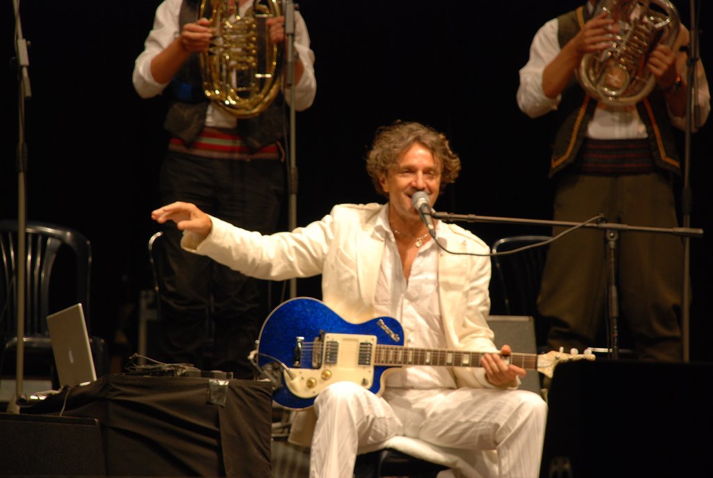 [1329189884_29c996ed65_b.jpg]