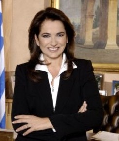 [ΝΤΟΡΑ+ΜΠΑΚΟΓΙΑΝΝΗ.jpg]