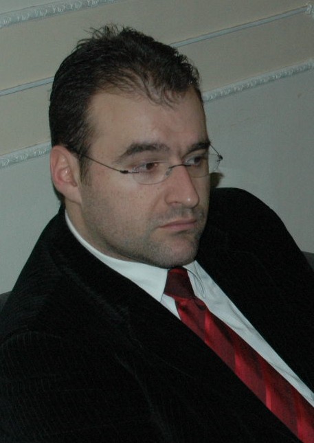 [ΛΥΡΑΤΖΗΣ_ΝΕΟ.jpg]