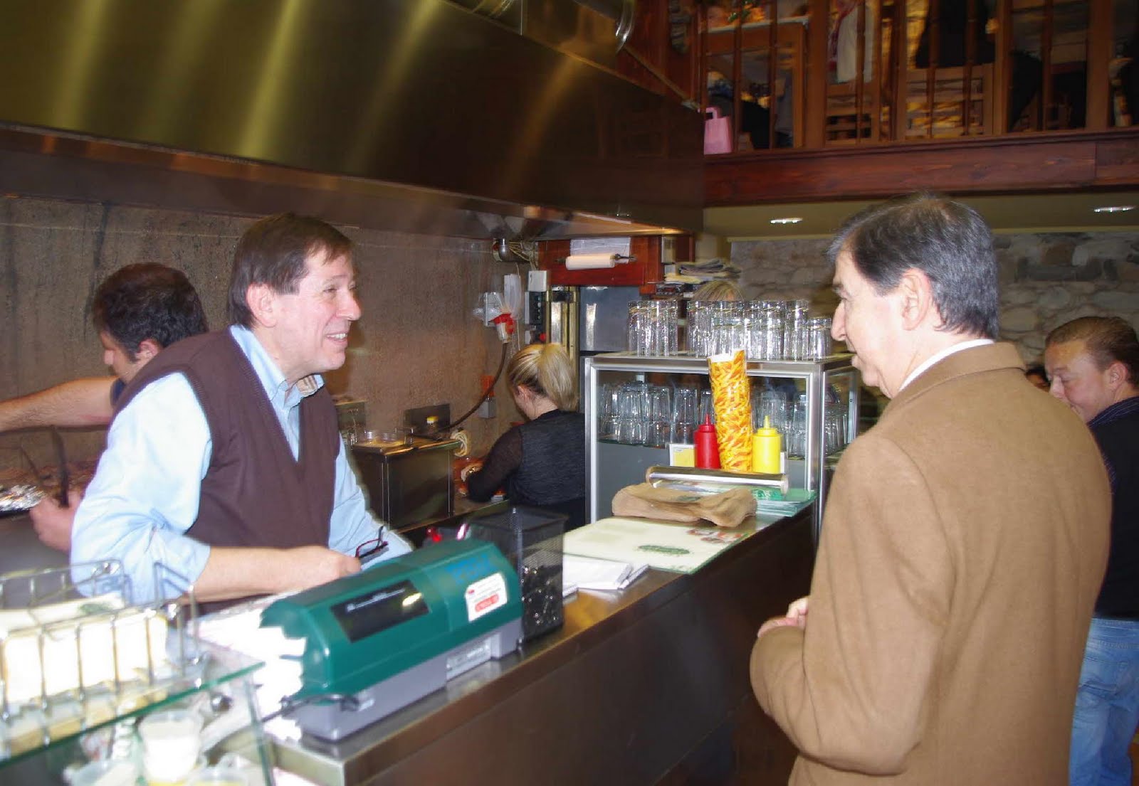 [ΤΣΙΑΚΙΡΟΓΛΟΥ.JPG]