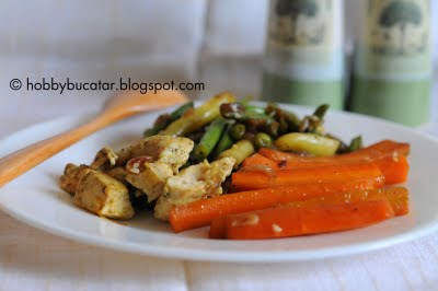 Articole culinare : Cubulete de pui cu legume sotate in unt