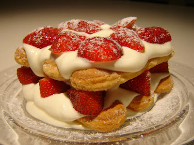 strawberry tiramisu cake