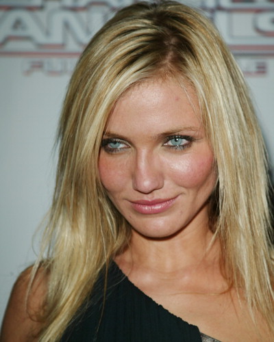 cameron diaz hairstyles. Straight slightly tousled hairstyle with dark roots. Cameron Diaz 